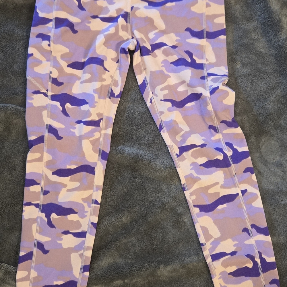 POP Fit Womens Lavender and Violet Camouflage Leggings